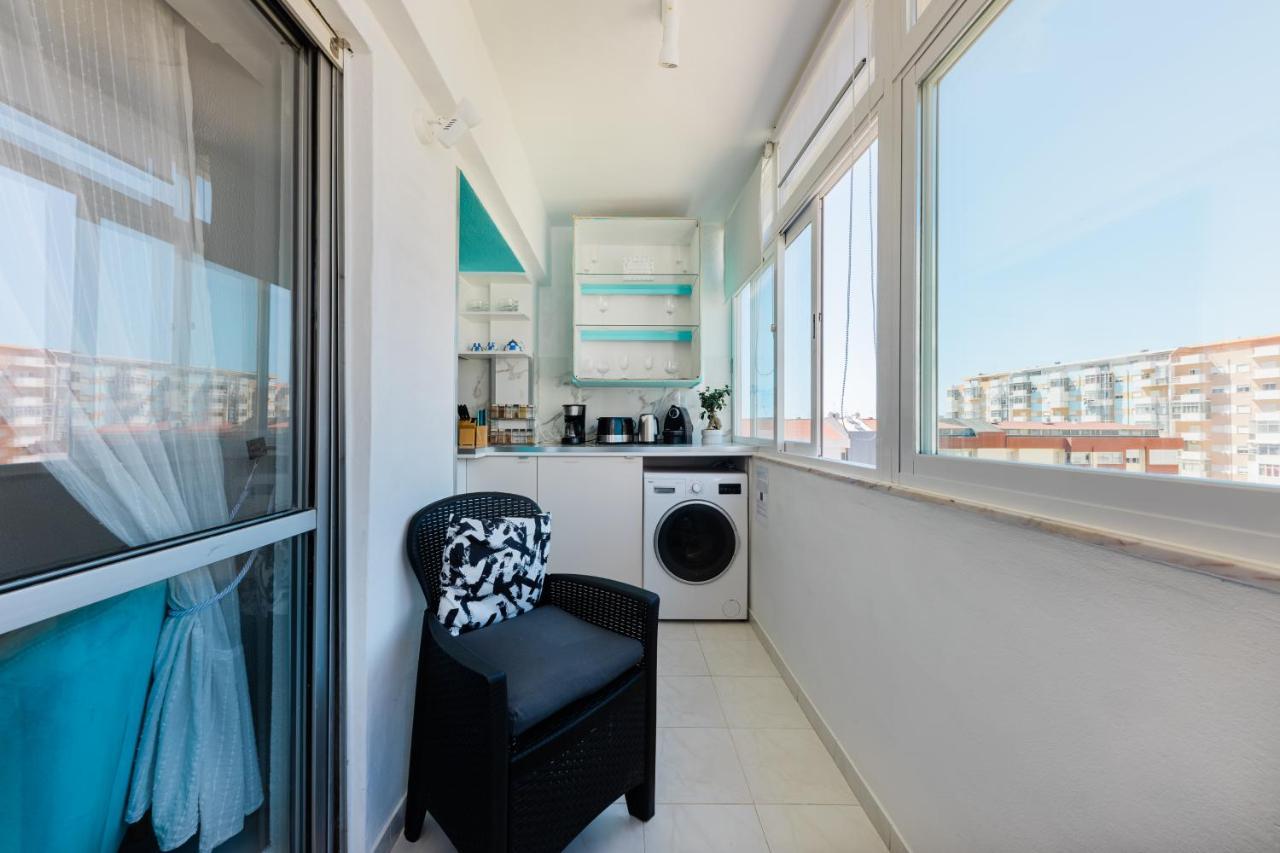 2 Room Condo - 5 Mins From Costa Da Caparica Beach & Bars Eksteriør billede