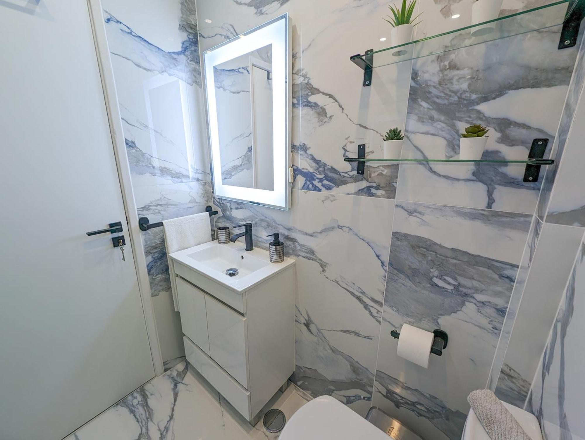 2 Room Condo - 5 Mins From Costa Da Caparica Beach & Bars Eksteriør billede