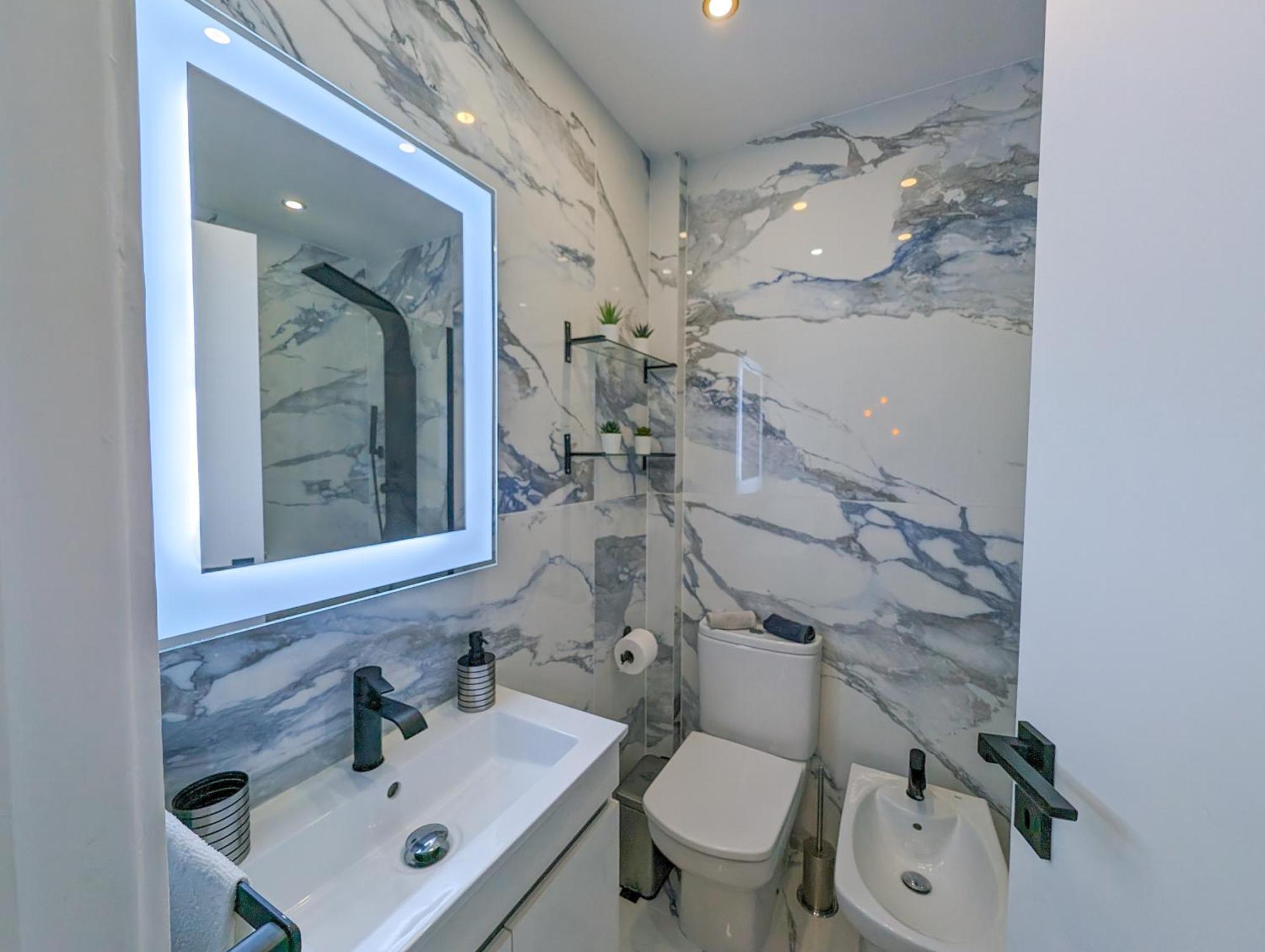2 Room Condo - 5 Mins From Costa Da Caparica Beach & Bars Eksteriør billede
