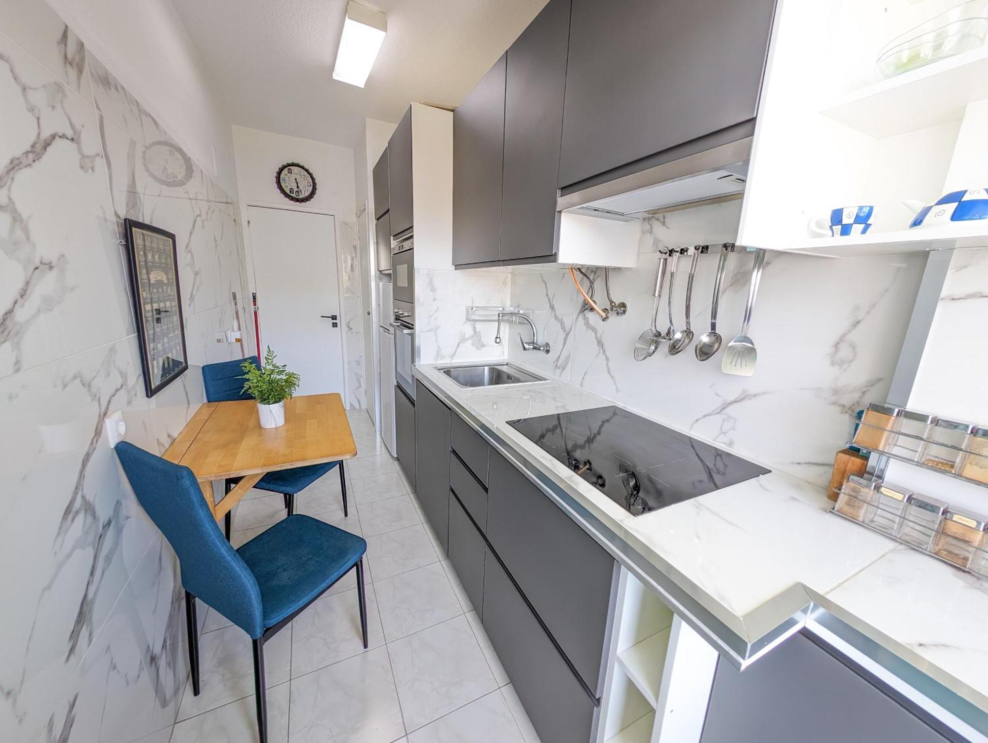 2 Room Condo - 5 Mins From Costa Da Caparica Beach & Bars Eksteriør billede