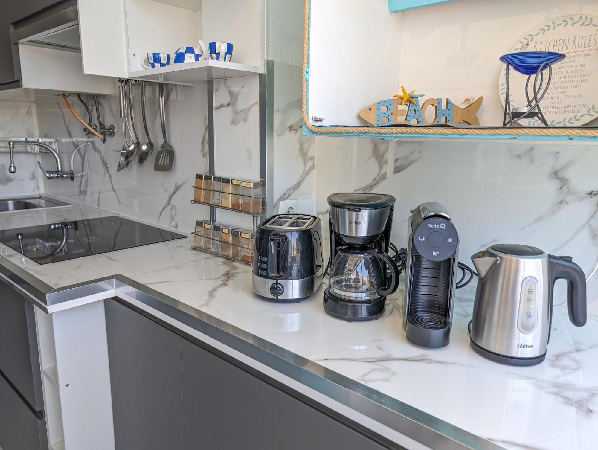 2 Room Condo - 5 Mins From Costa Da Caparica Beach & Bars Eksteriør billede