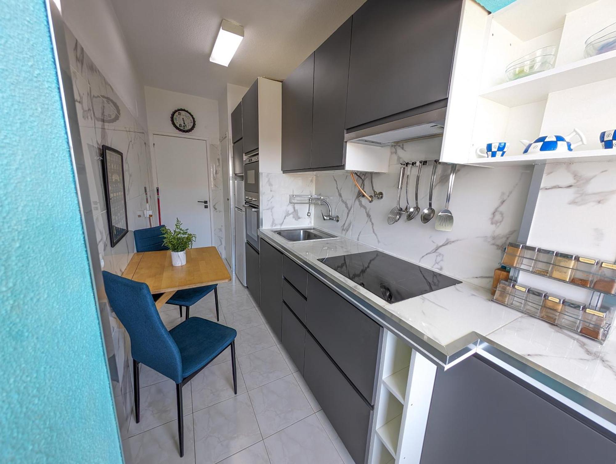 2 Room Condo - 5 Mins From Costa Da Caparica Beach & Bars Eksteriør billede